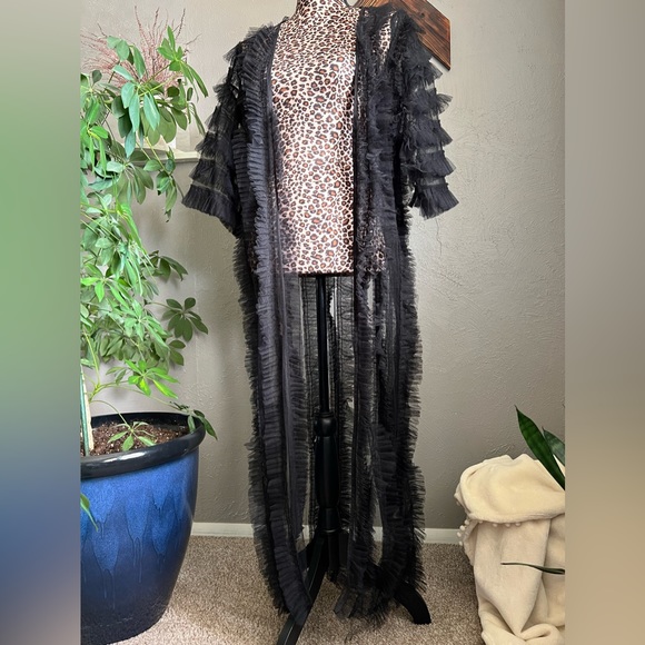 Hayden Other - Black ruffle duster - S/M